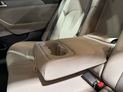 Used 2015 Hyundai Sonata SE image 28