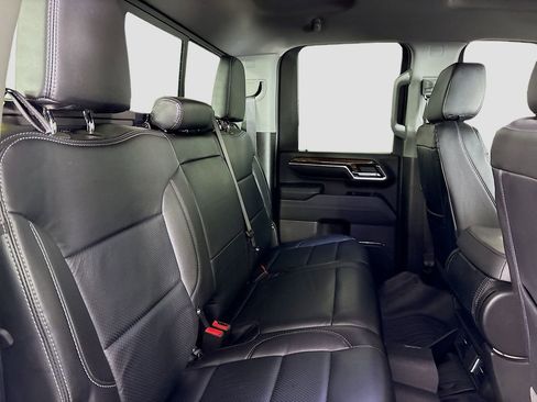 Used 2025 GMC Sierra 2500 SLE w/ SLE Value Package; image 33