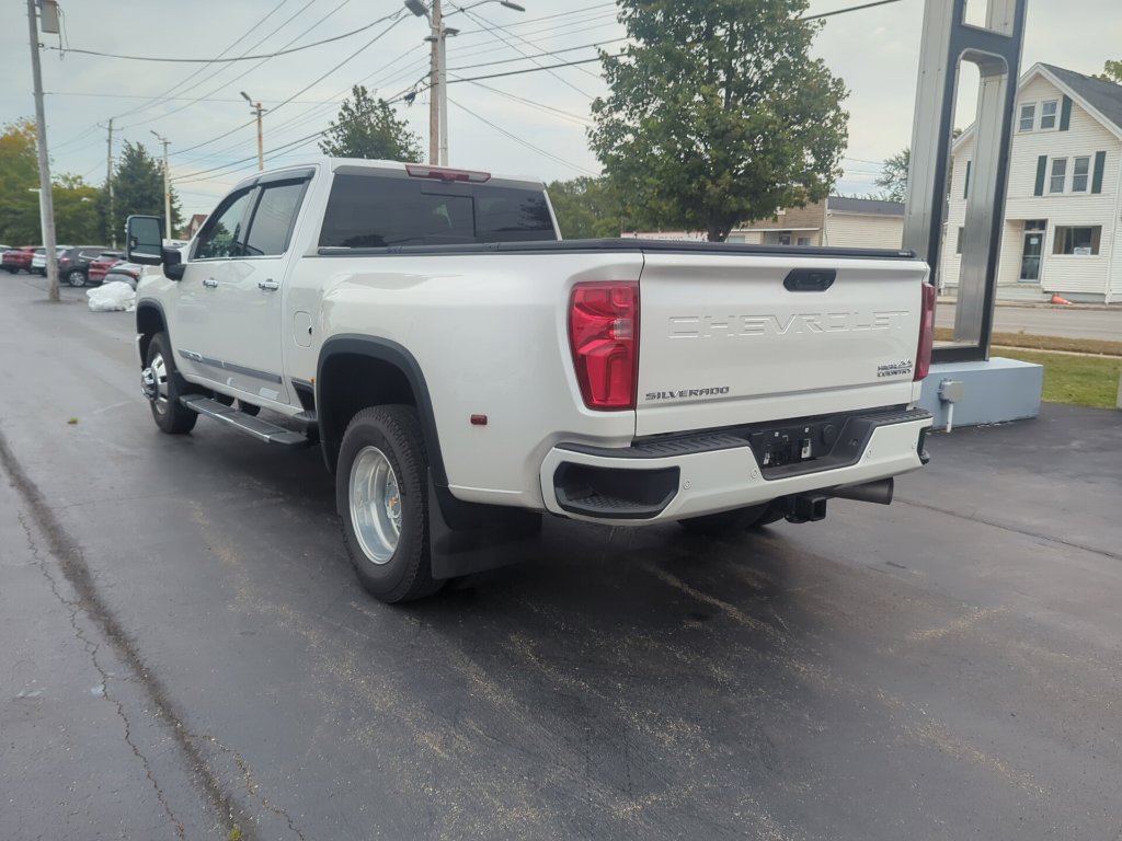 Used 2025 Chevrolet Silverado 3500 High Country w/ High Country Premium Package AWD/4WD image 8