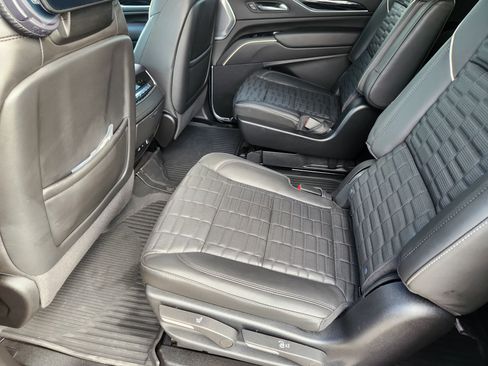 Used 2024 Cadillac Escalade ESV V w/ LPO, ONYX Package AWD/4WD image 31