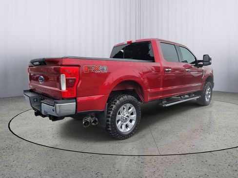 Used 2018 Ford F250 Lariat w/ Chrome Package image 3