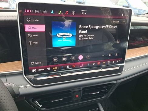 New 2026 Volkswagen Tiguan SEL R-Line image 9