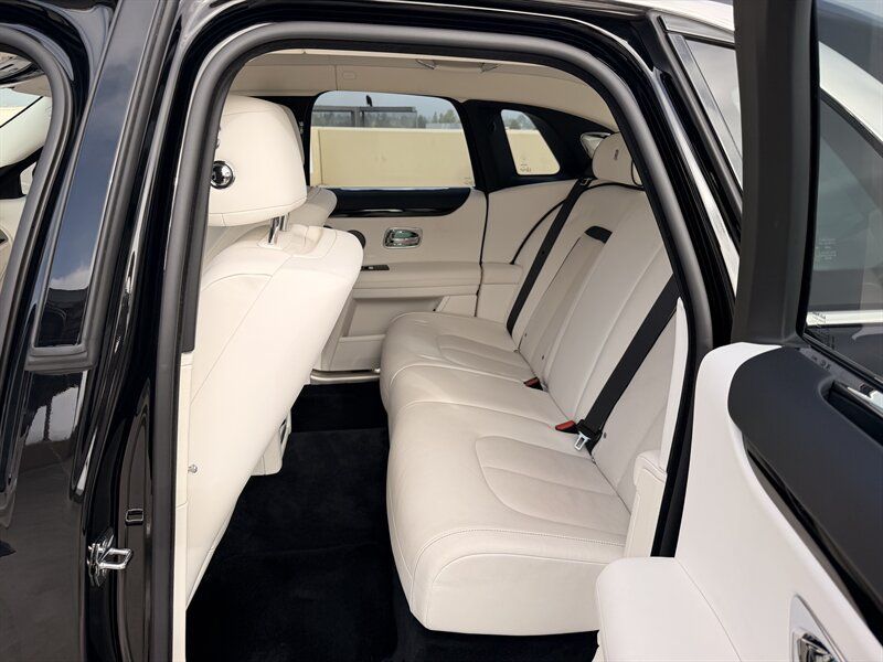 Used 2021 Rolls-Royce Ghost AWD/4WD image 28