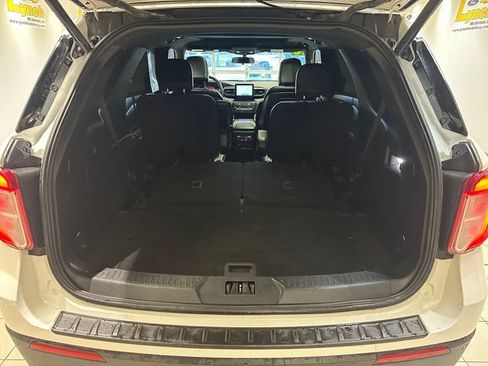 Used 2020 Ford Explorer XLT w/ Equipment Group 202A AWD/4WD image 25