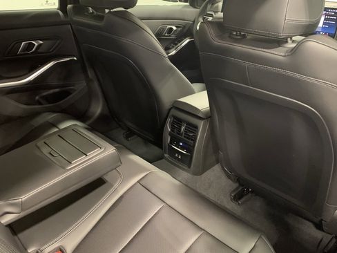 Used 2025 BMW 330i Sedan w/ M Sport Package image 28