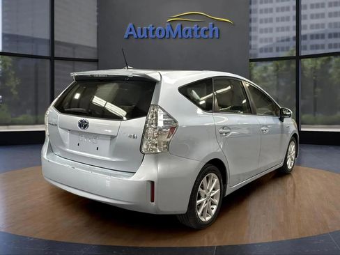 Used 2014 Toyota Prius V Five image 9
