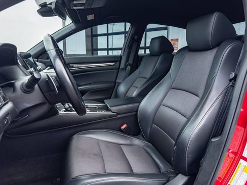 Used 2018 Honda Accord Sport image 8