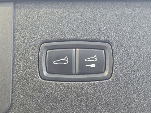 Used 2022 Porsche Cayenne AWD/4WD image 17