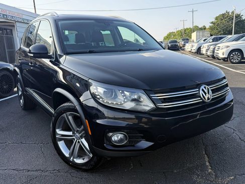 Used 2017 Volkswagen Tiguan Sport FWD image 1