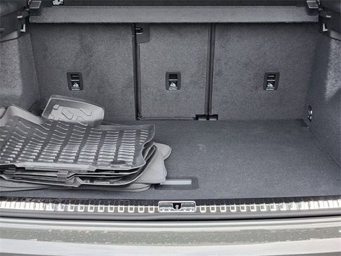 New 2025 Audi Q3 2.0T Premium image 31