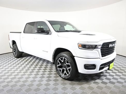 Used 2025 RAM 1500 Laramie AWD/4WD image 10