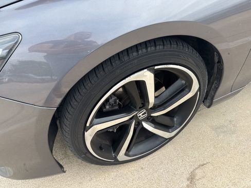 Used 2019 Honda Accord Sport image 9