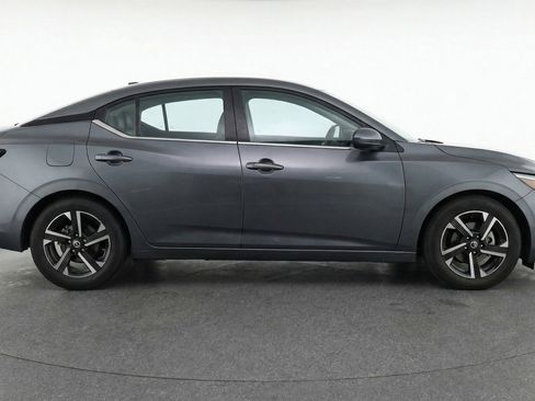Used 2025 Nissan Sentra SV image 11