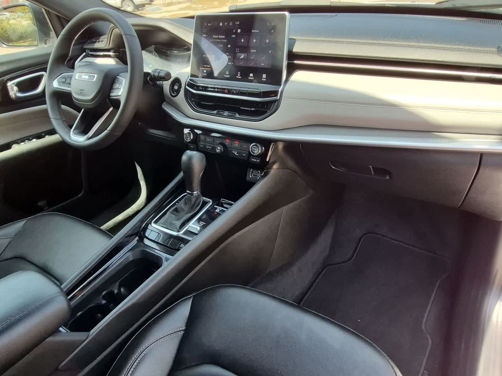 Used 2025 Jeep Compass Limited AWD/4WD image 27