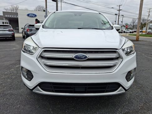 Certified 2019 Ford Escape SE image 2