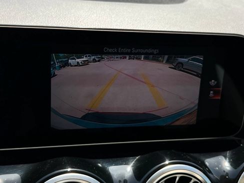 Used 2021 Mercedes-Benz GLA 250 w/ Premium Package image 18