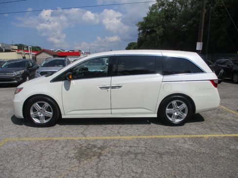 Used 2013 Honda Odyssey Touring image 10