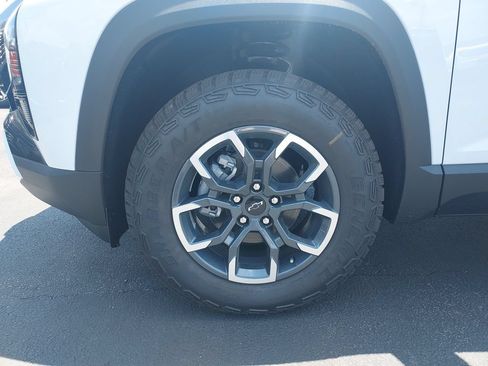 New 2027 Chevrolet Equinox ACTIV FWD image 9