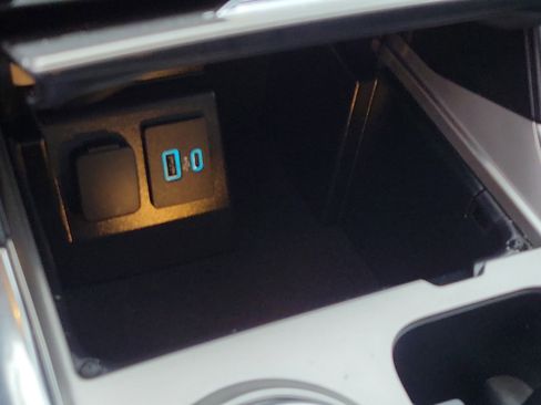 Used 2023 Ford Explorer Limited w/ Limited Technology Package image 32