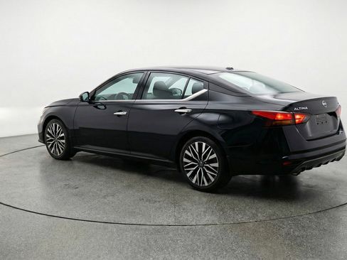 Used 2025 Nissan Altima 2.5 SV image 6