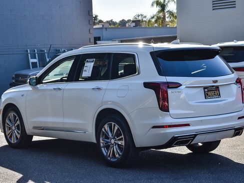 Used 2022 Cadillac XT6 Premium Luxury image 4