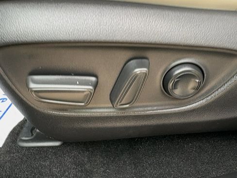 Used 2023 Toyota RAV4 XLE Premium image 21