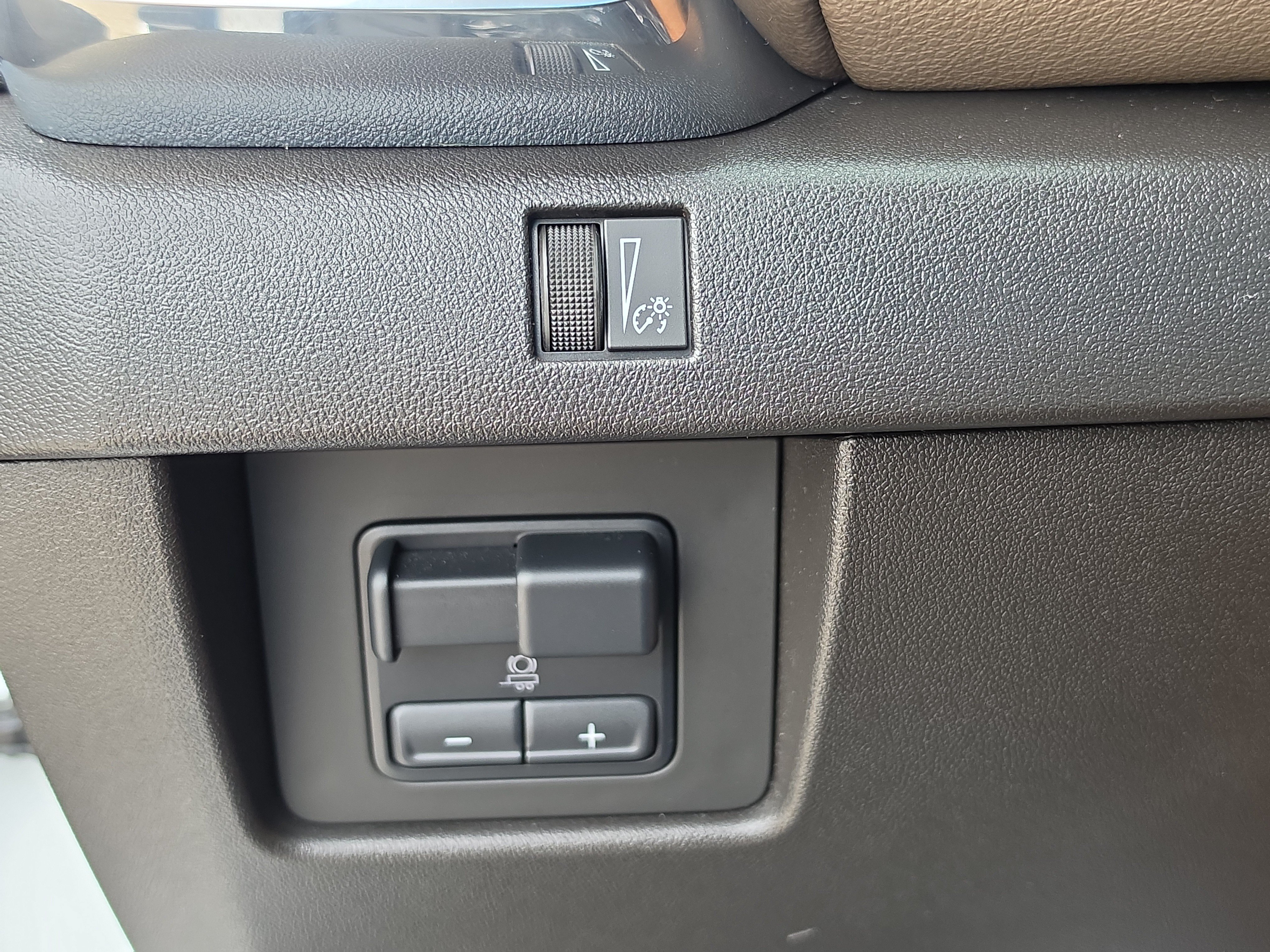 Used 2024 GMC Canyon Denali AWD/4WD image 27