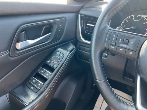 Used 2023 Nissan Rogue SL AWD/4WD image 20
