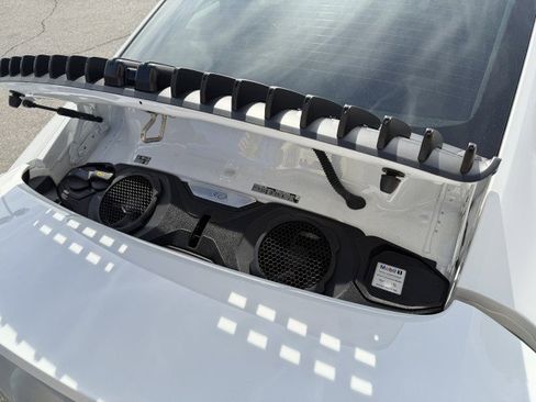 Used 2024 Porsche 911 Carrera image 19