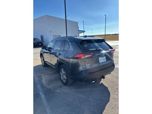 Used 2022 Toyota RAV4 XLE w/ Convenience Package AWD/4WD image 6