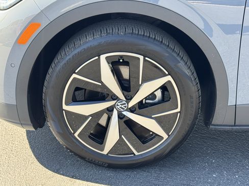 Used 2025 Volkswagen ID.4 Pro S image 12