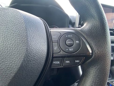 Used 2024 Toyota RAV4 XLE AWD/4WD image 20
