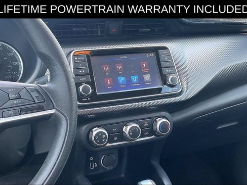 Used 2020 Nissan Kicks S FWD image 8