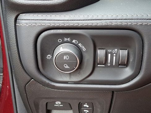 Certified 2021 RAM 1500 Limited image 27