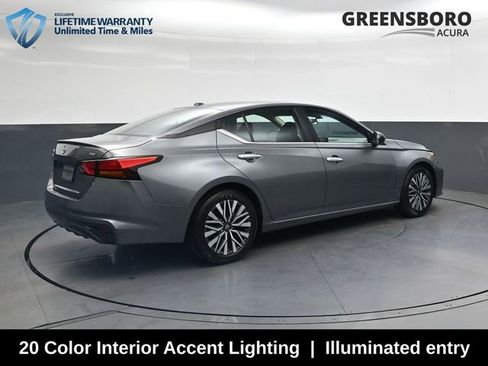 Used 2024 Nissan Altima 2.5 SV FWD image 5