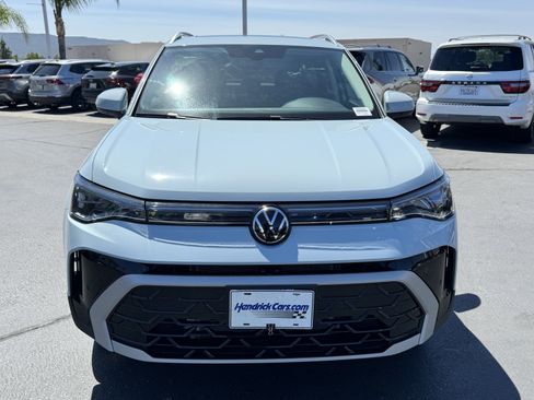 Used 2025 Volkswagen Taos SEL w/ Black Wheel Plus Package AWD/4WD image 3