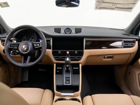 New 2026 Porsche Macan image 11