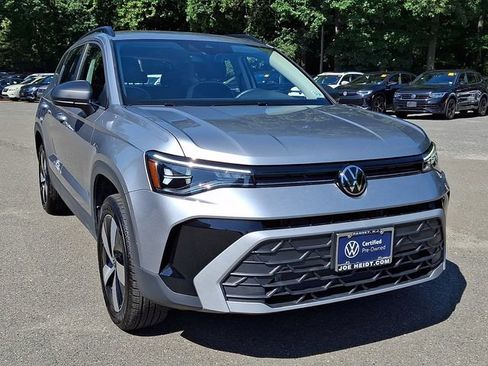 Certified 2025 Volkswagen Taos S AWD/4WD image 2