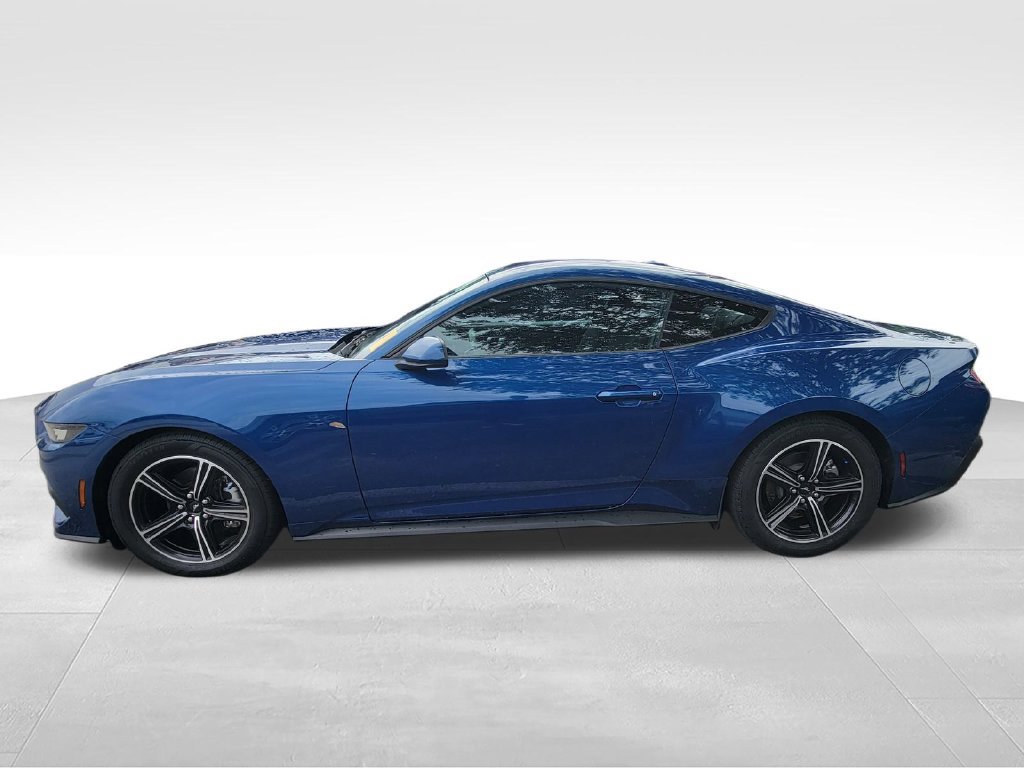 Used 2024 Ford Mustang Coupe RWD image 4