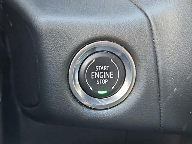 Used 2022 Chevrolet Tahoe LT w/ LT Signature Plus Package RWD image 16