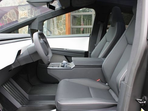 Used 2024 Tesla Cybertruck Cyberbeast image 19