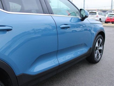 Used 2025 Volvo XC40 B5 Plus image 51