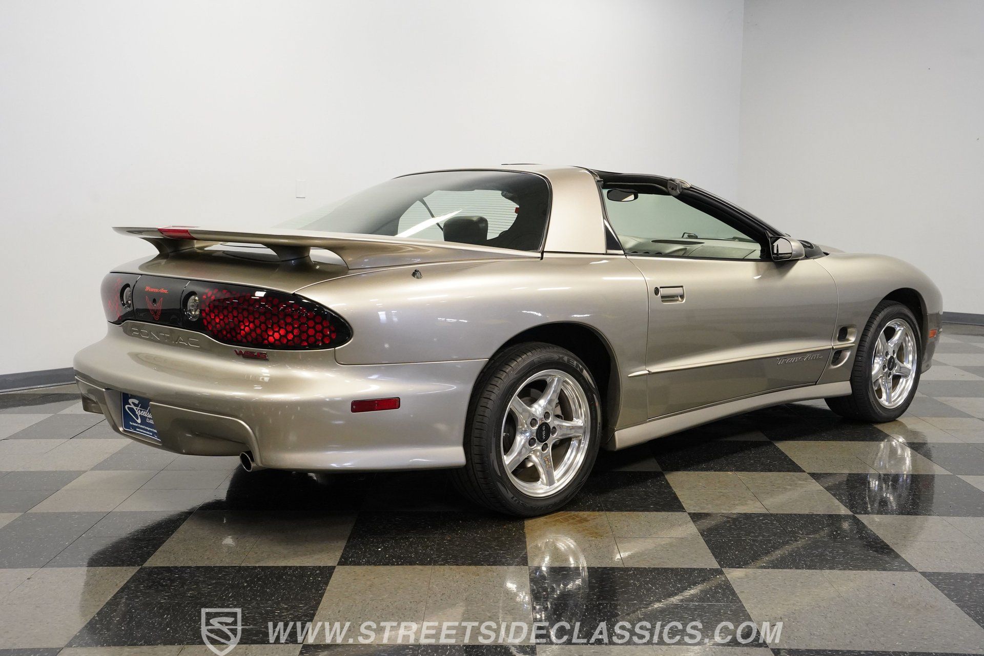 Used 2001 Pontiac Firebird Trans Am RWD image 13