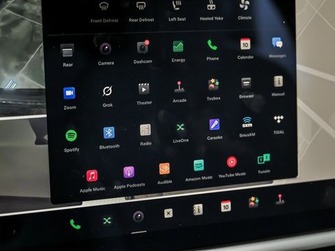 Used 2022 Tesla Model S Plaid image 38