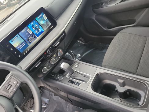 New 2026 Nissan Kicks S image 31