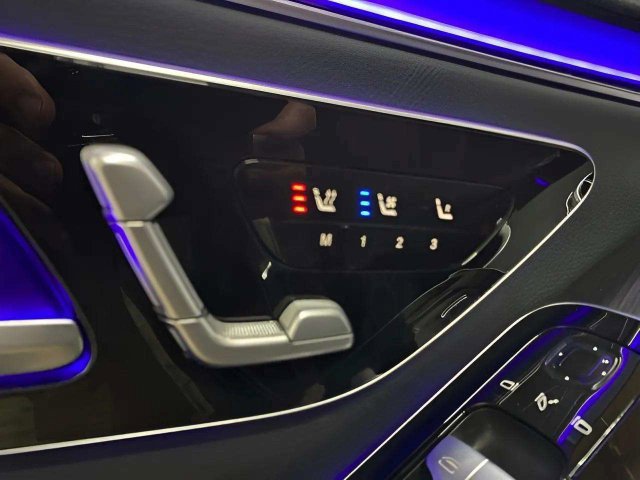 Used 2023 Mercedes-Benz S 500 4MATIC w/ AMG Line image 37