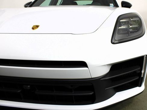 New 2025 Porsche Panamera 4 image 12