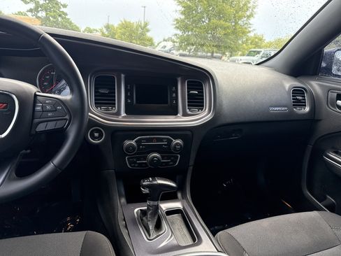 Used 2017 Dodge Charger SE w/ Popular Equipment Group RWD image 27