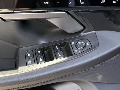 Used 2025 BMW 530i RWD image 17