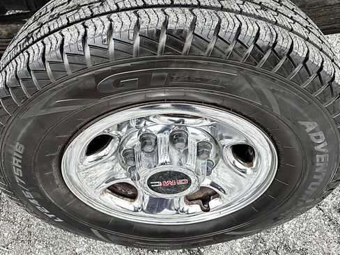 Used 2001 GMC Sierra 1500 SLE w/ Convenience Plus Group image 8